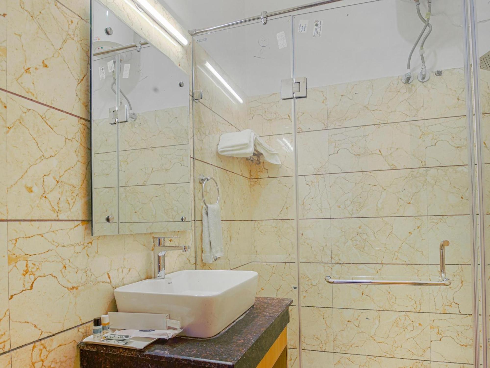 Hotel Ricky By Sahibs Group Amritszár Kültér fotó